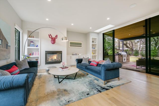 2311 Westoak DR, Austin, TX 78704