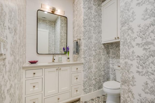 2311 Westoak DR, Austin, TX 78704