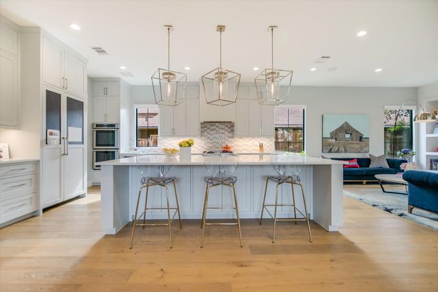 2311 Westoak DR, Austin, TX 78704