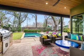 2311 Westoak DR, Austin, TX 78704