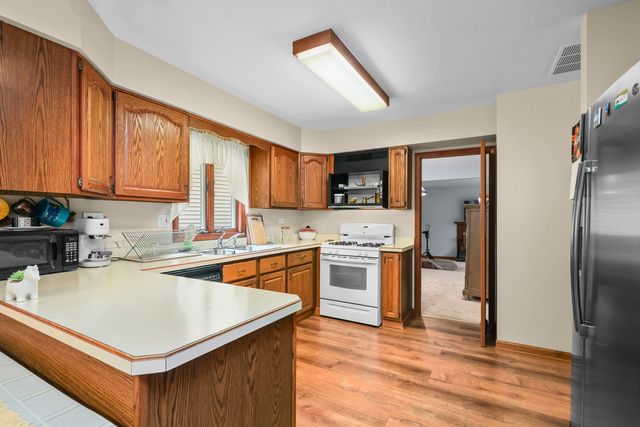 458 Patton Drive, Buffalo Grove, IL 60089