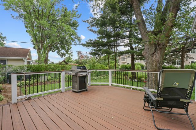 458 Patton Drive, Buffalo Grove, IL 60089