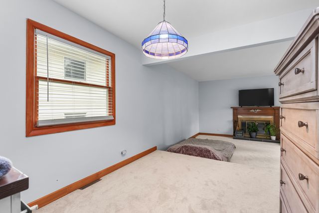 458 Patton Drive, Buffalo Grove, IL 60089