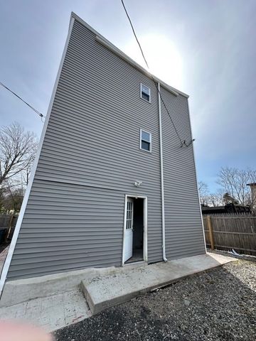 27 North St, Worcester, MA 01605