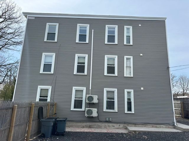 27 North St, Worcester, MA 01605
