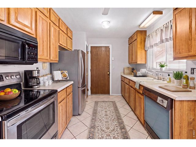 1082 Lilac Ct, Broomfield, CO 80020