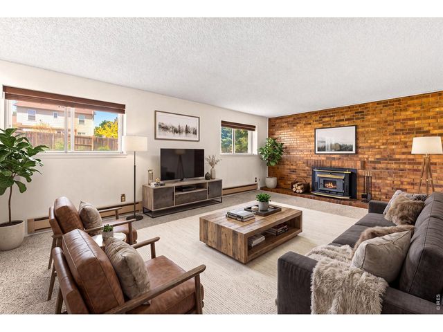 1082 Lilac Ct, Broomfield, CO 80020
