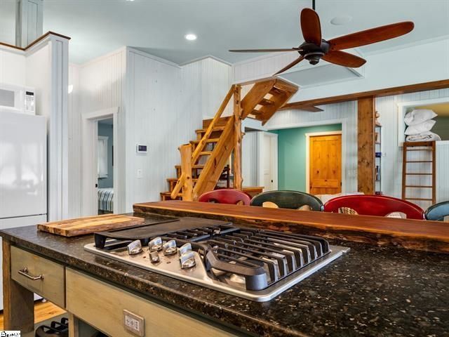 1200 E Lakeshore Drive, Landrum, SC 29356