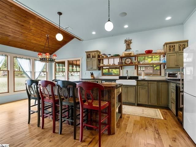 1200 E Lakeshore Drive, Landrum, SC 29356
