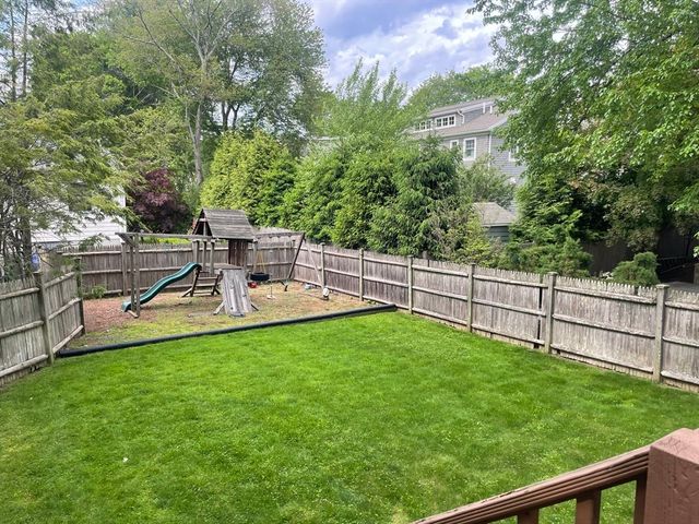 150 Gordon Rd, Newton, MA 02468