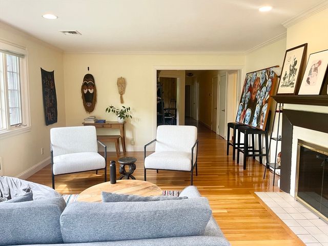 150 Gordon Rd, Newton, MA 02468