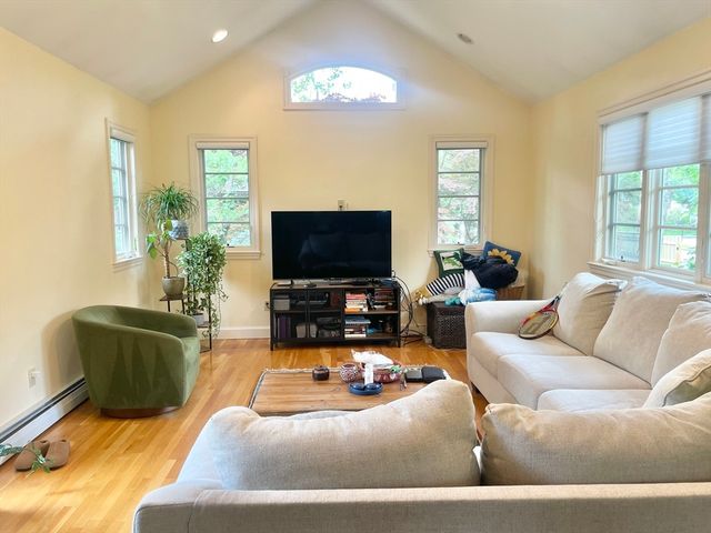 150 Gordon Rd, Newton, MA 02468