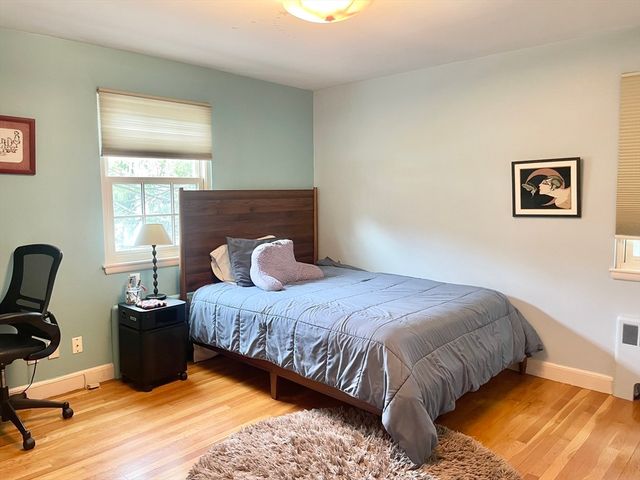 150 Gordon Rd, Newton, MA 02468