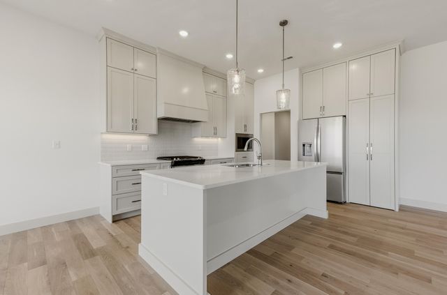 4732 STAYTON FERRY LOOP, Columbia, MO 65201