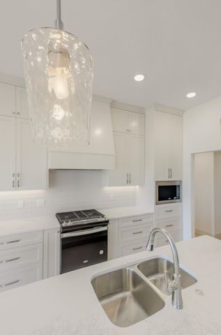 4732 STAYTON FERRY LOOP, Columbia, MO 65201