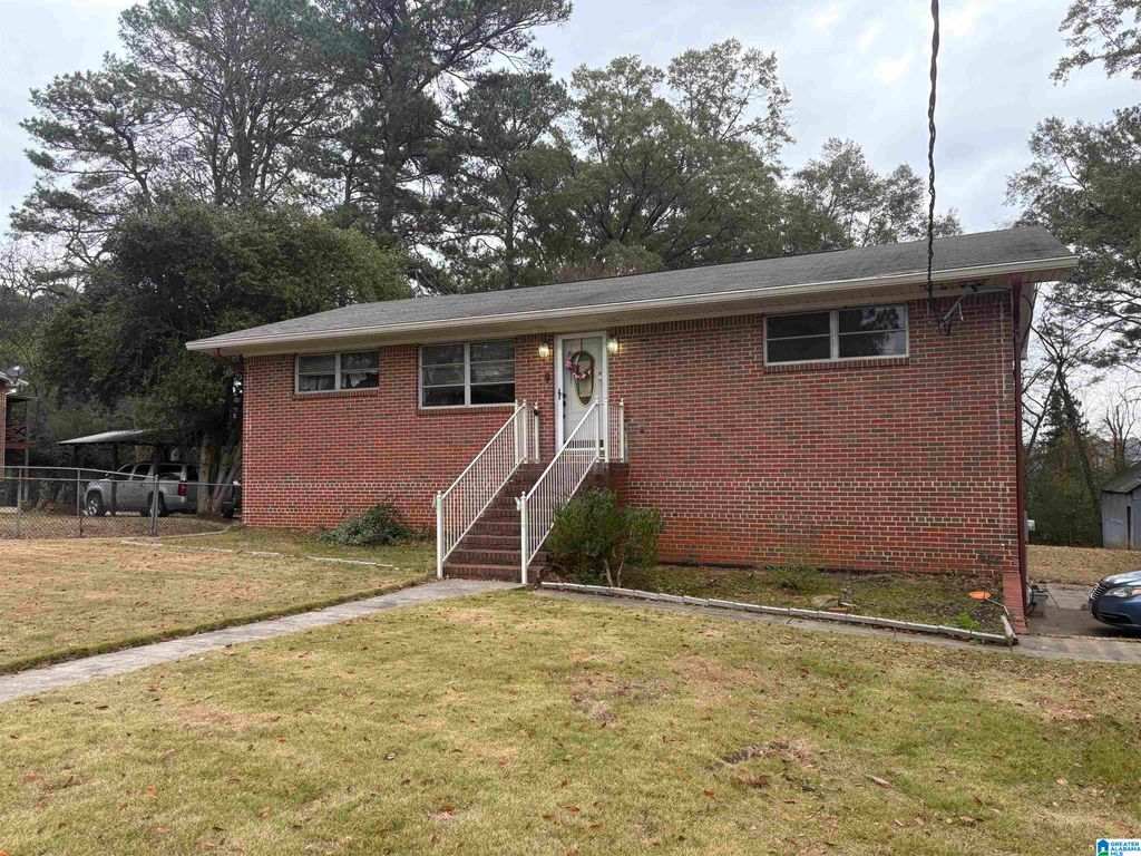 202 BROWN PLACE, Hueytown, AL 35023