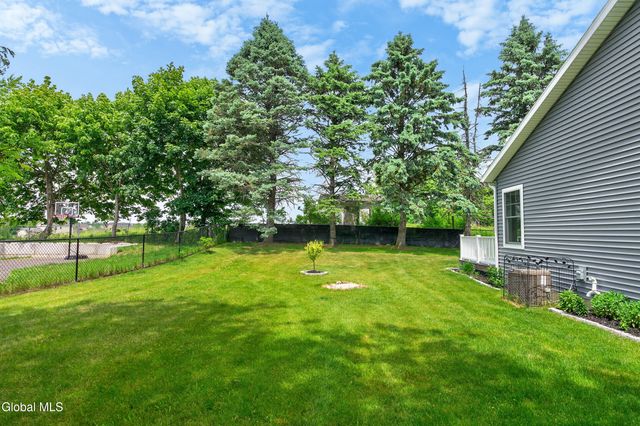 97 Johnson Road, Halfmoon, NY 12118