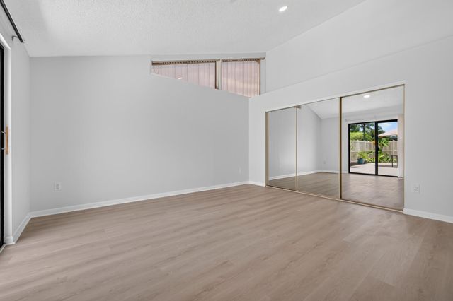 5620 Eagle Lake Drive, Palm Beach Gardens, FL 33418