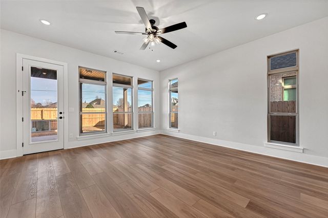 1411 W Brooks Place, Rogers, AR 72758