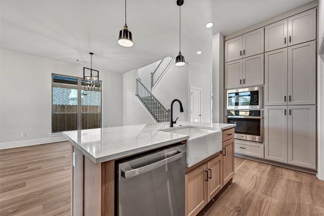 1411 W Brooks Place, Rogers, AR 72758