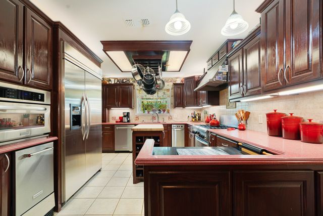 2850 Willow Bend, Paris, TX 75462