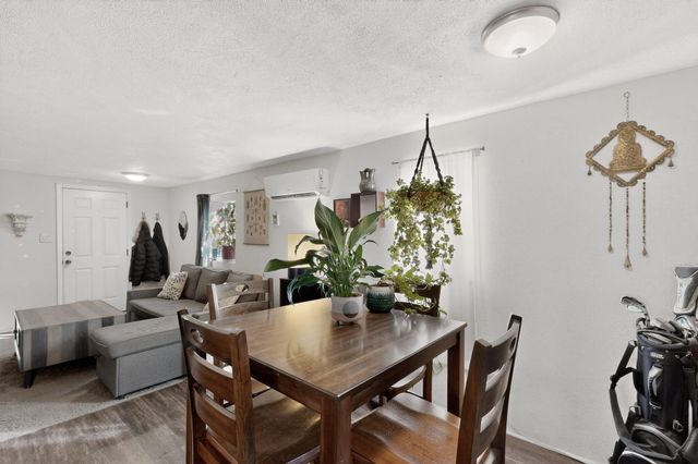 915 22nd Street NW, Albuquerque, NM 87104