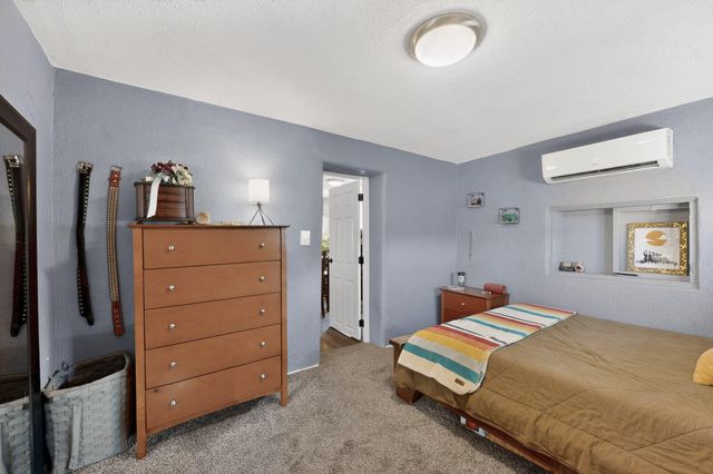 915 22nd Street NW, Albuquerque, NM 87104