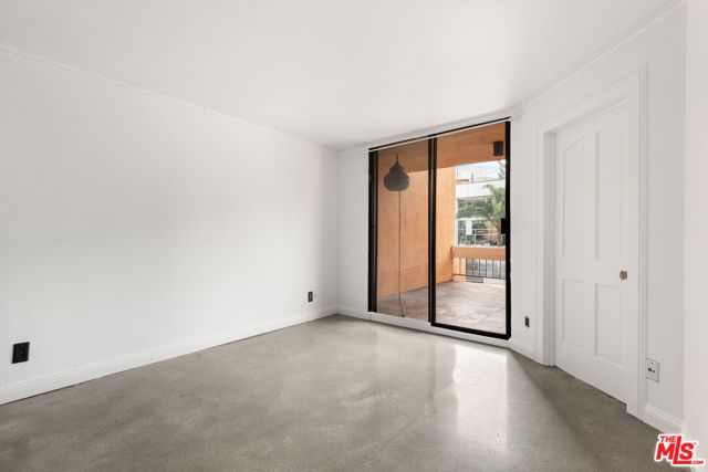 740 N Kings Road 102, West Hollywood, CA 90069