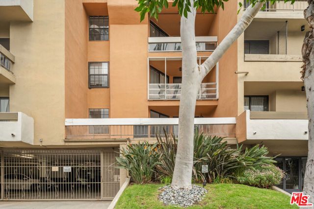 740 N Kings Road 102, West Hollywood, CA 90069