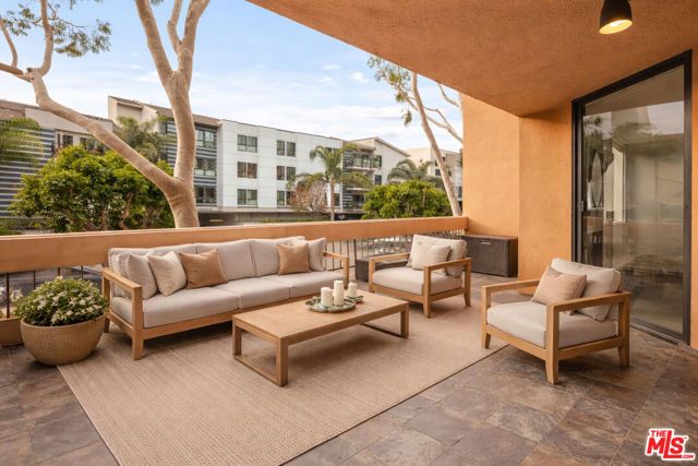 740 N Kings Road 102, West Hollywood, CA 90069