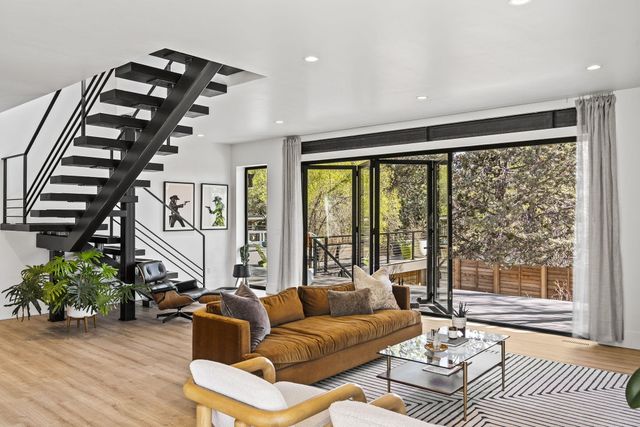 1901 NW 6th Street, Bend, OR 97703