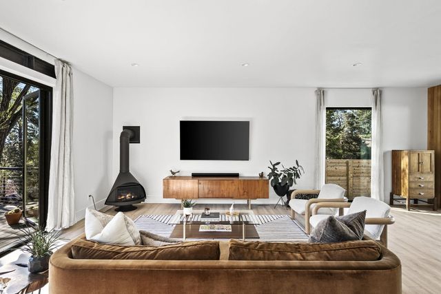 1901 NW 6th Street, Bend, OR 97703