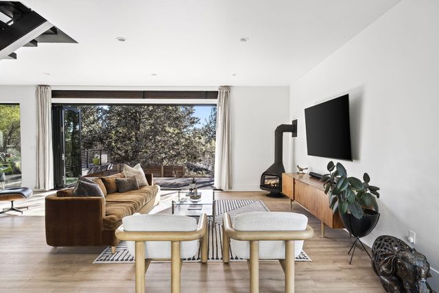 1901 NW 6th Street, Bend, OR 97703