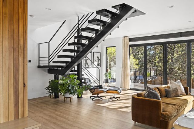 1901 NW 6th Street, Bend, OR 97703