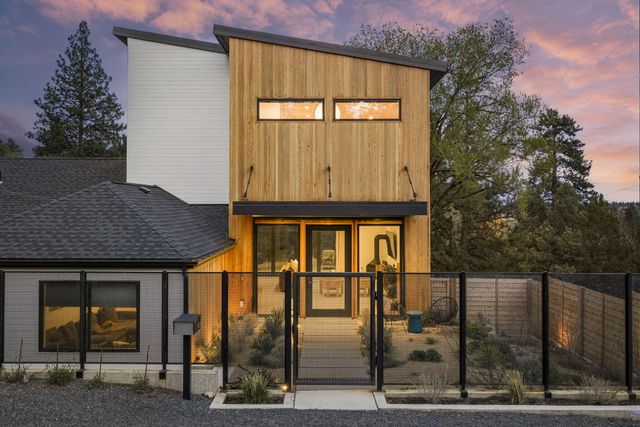 1901 NW 6th Street, Bend, OR 97703