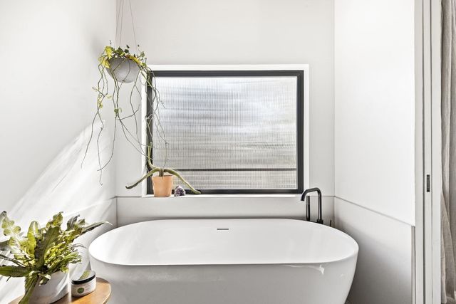 1901 NW 6th Street, Bend, OR 97703