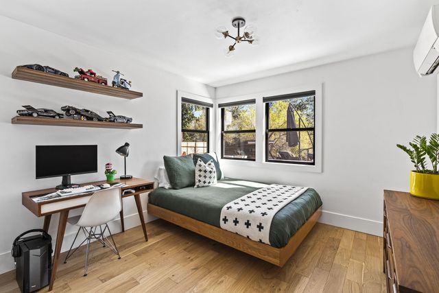 1901 NW 6th Street, Bend, OR 97703