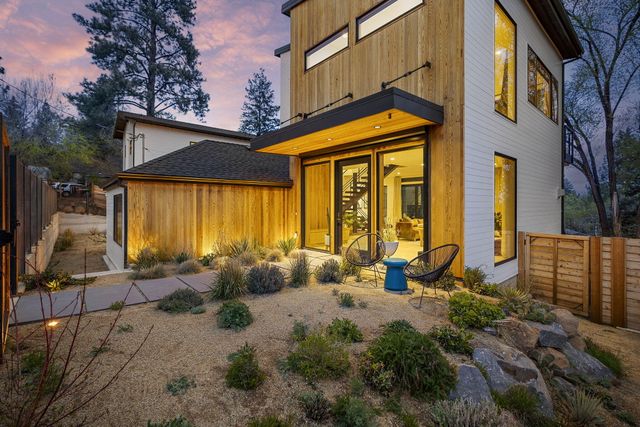 1901 NW 6th Street, Bend, OR 97703