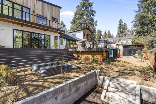 1901 NW 6th Street, Bend, OR 97703