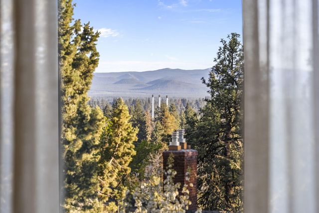 1901 NW 6th Street, Bend, OR 97703