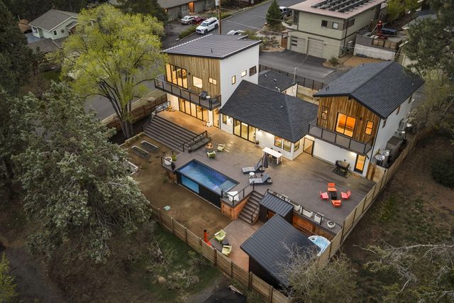 1901 NW 6th Street, Bend, OR 97703