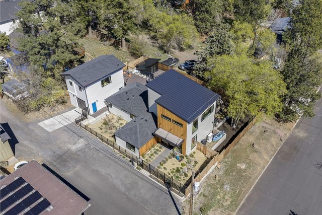 1901 NW 6th Street, Bend, OR 97703