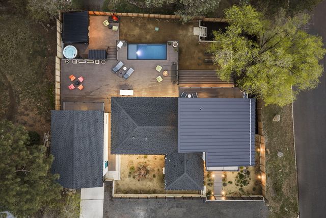 1901 NW 6th Street, Bend, OR 97703