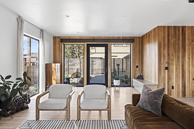 1901 NW 6th Street, Bend, OR 97703