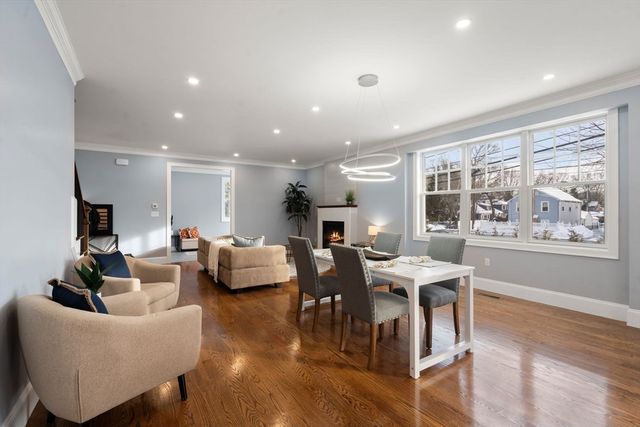 667 Boylston St 667, Newton, MA 02459