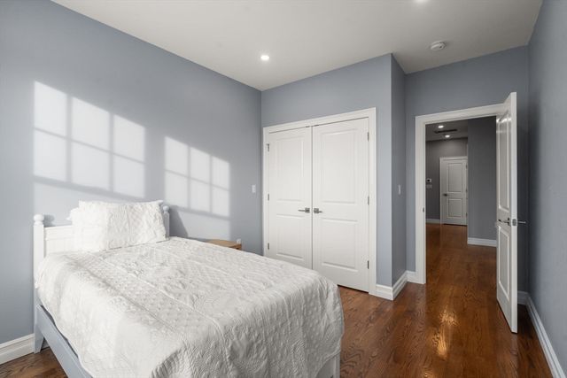 667 Boylston St 667, Newton, MA 02459