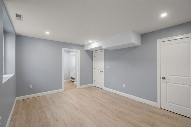 667 Boylston St 667, Newton, MA 02459