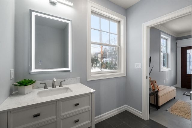 667 Boylston St 667, Newton, MA 02459