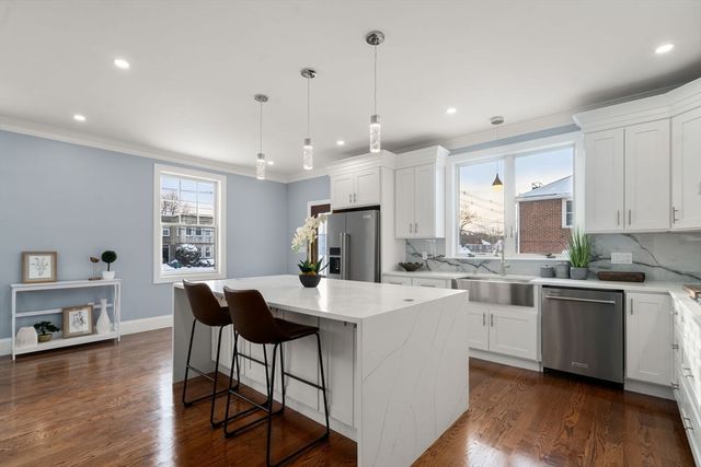 667 Boylston St 667, Newton, MA 02459