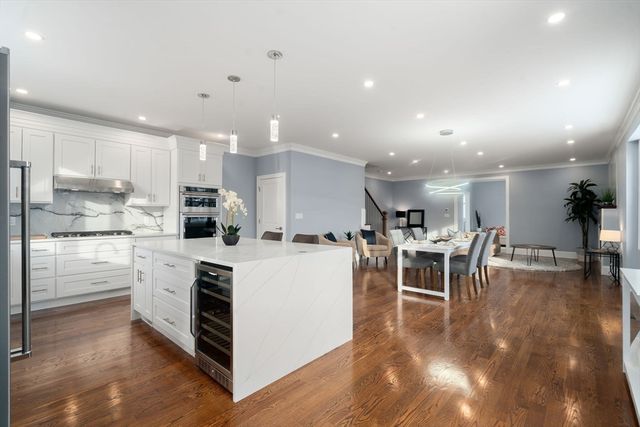 667 Boylston St 667, Newton, MA 02459